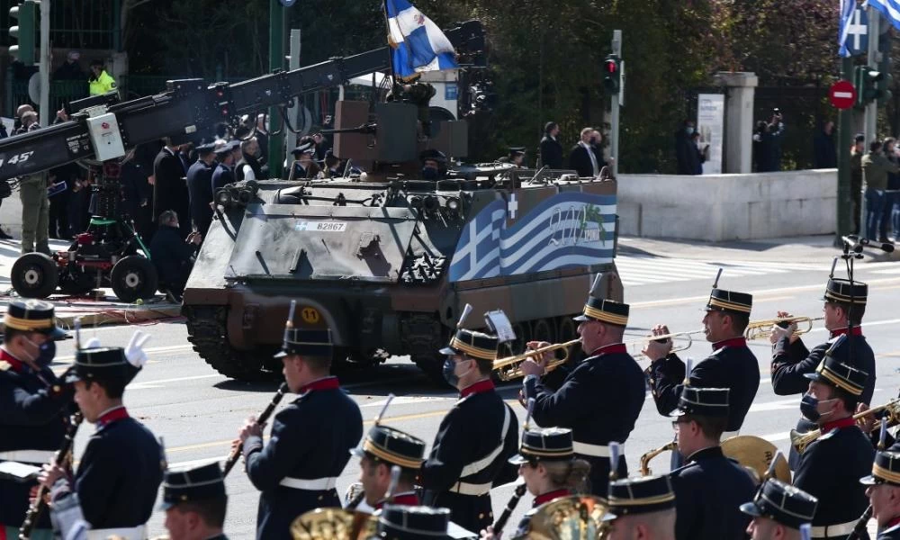 Μία κριτική για την εμβληματική παρέλαση της 25ης Μαρτίου